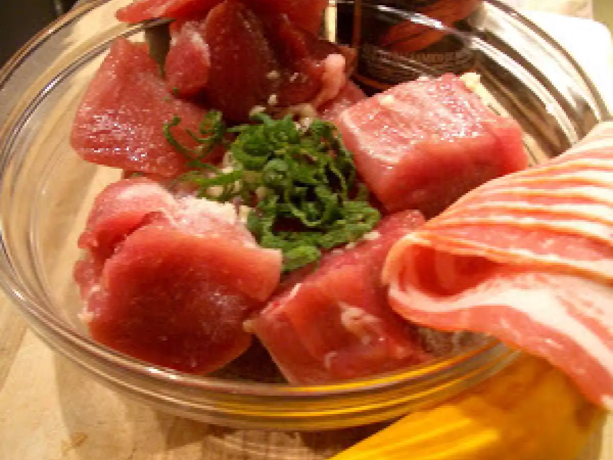 Medalhoes de porco enrolados com abobrinha amarela e radicchio ao forno - foto 5