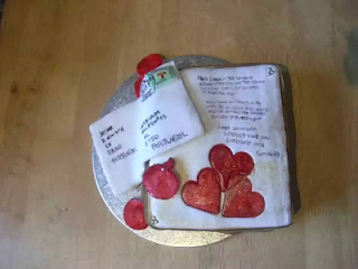 Mensagem especial, para alguém especial em bolo.Happy valentine's day.