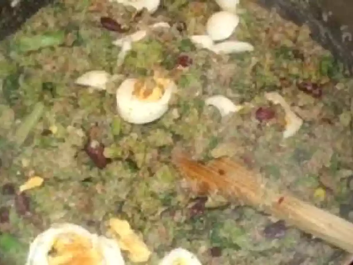 MIGAS DE BRÓCULOS, PEIXE, OVOS E FEIJÃO VERMELHO...
