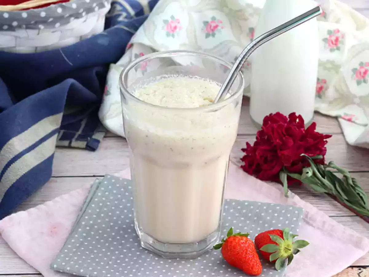 Milkshake de morango e baunilha