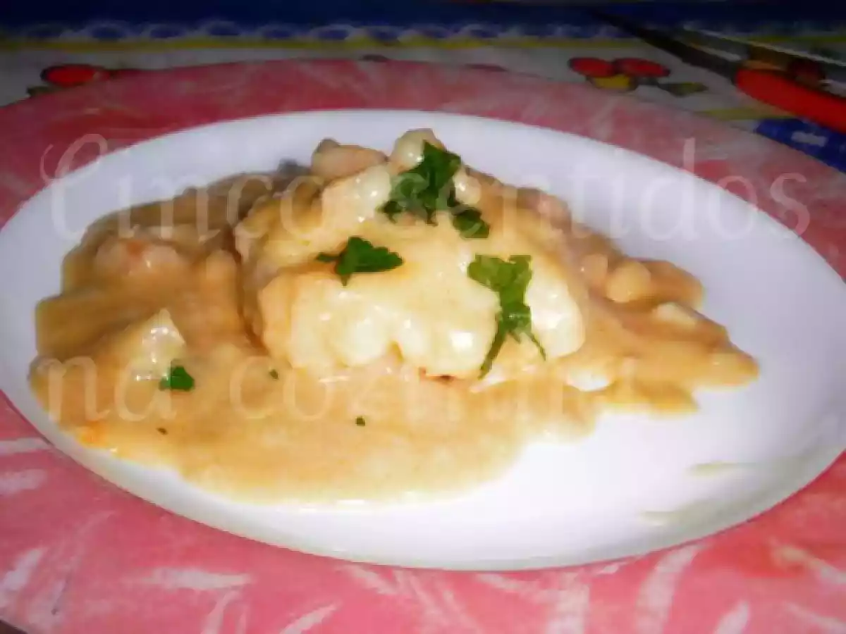 Mimos de pescada com molho de marisco