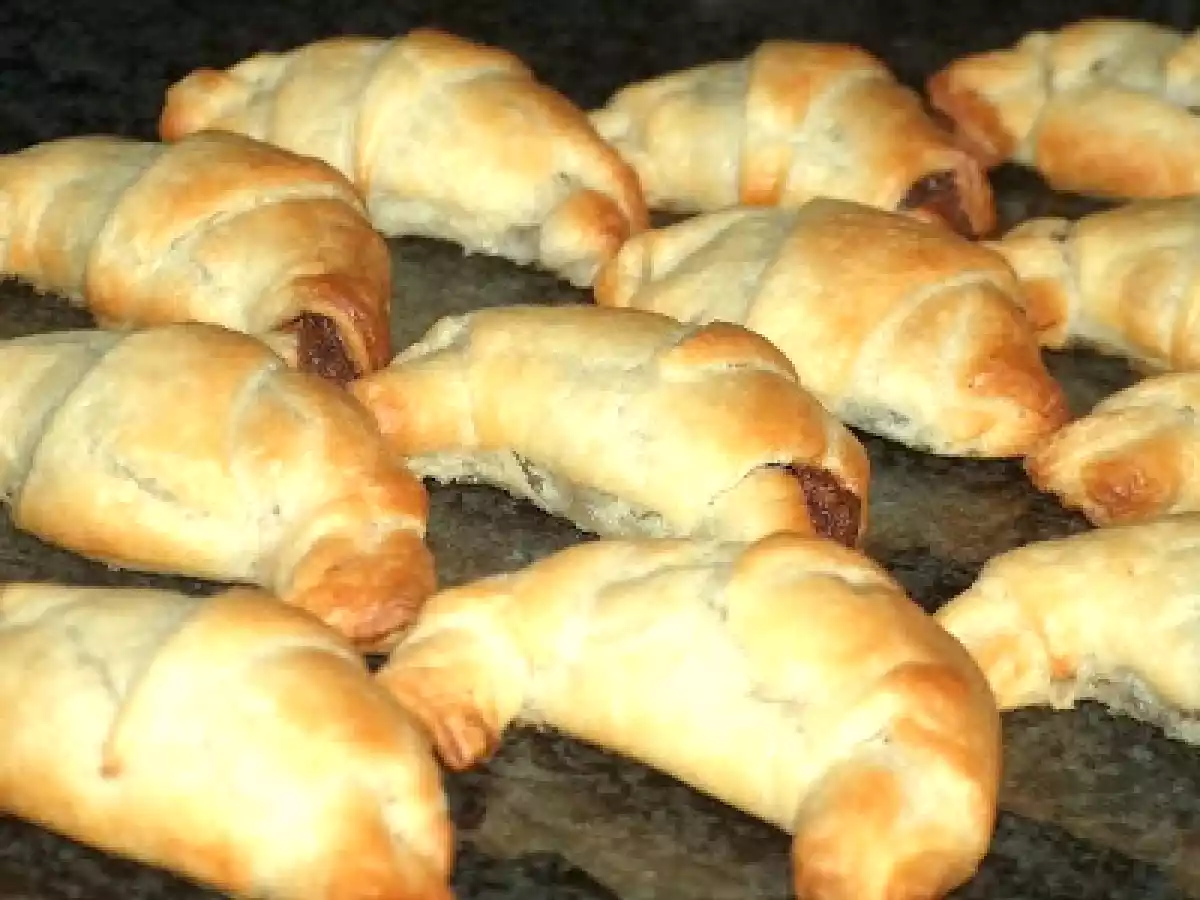 MINI-CROISSANTS FOLHADOS DE CREME DE CHOCOLATE