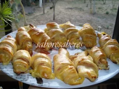 Mini Croissants folhados de Queijo e Fiambre
