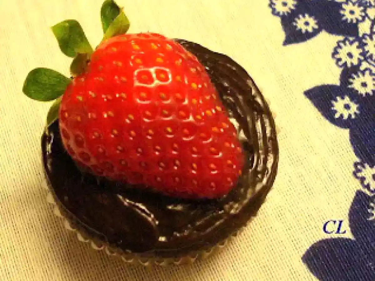 Mini Muffins de Chocolate com Morango
