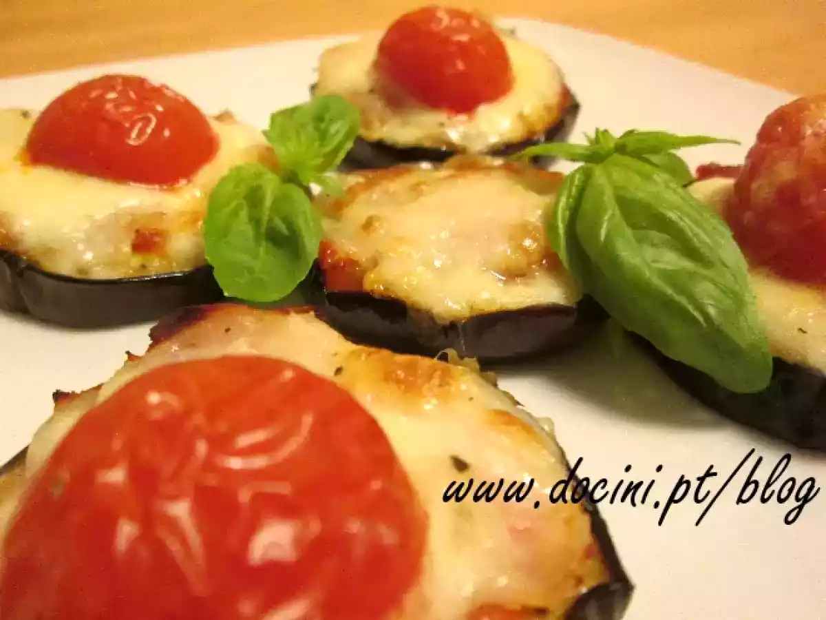 Mini Pizzas de Beringela, Fiambre de Peru e Mozzarella - foto 2