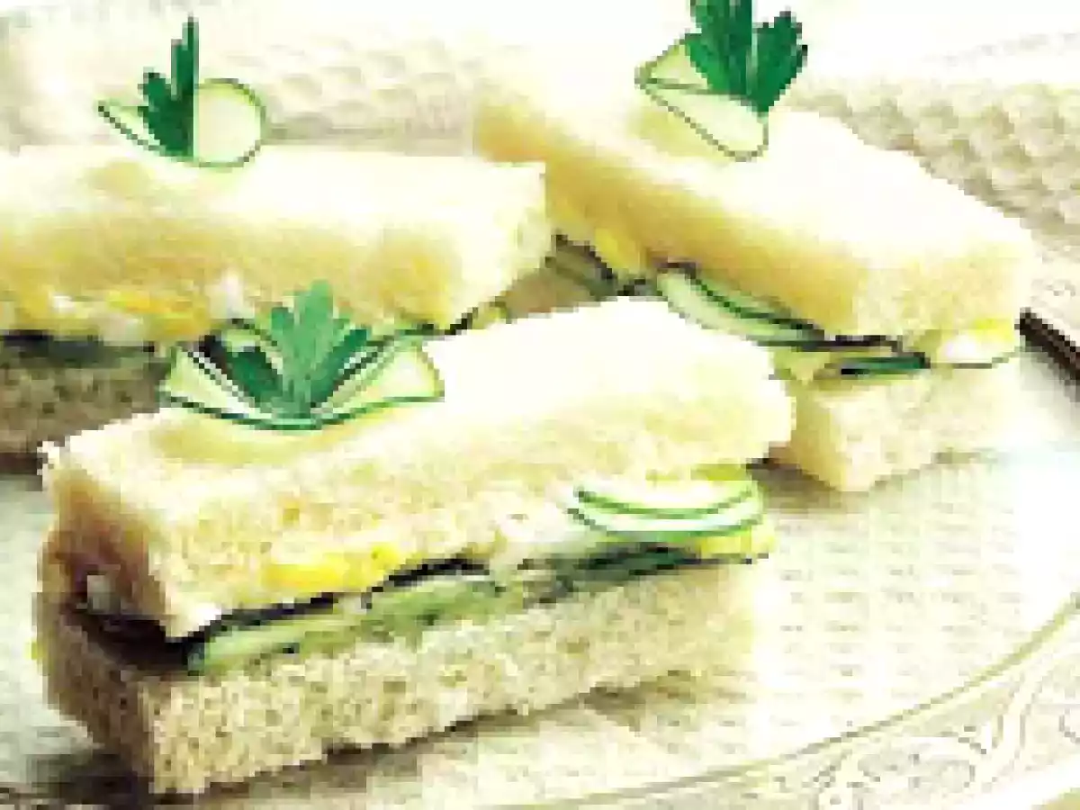Mini Sanduíche de Pepino (ovo-lacto)