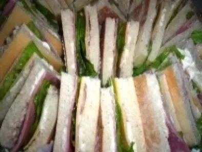 Mini sanduíches para festa
