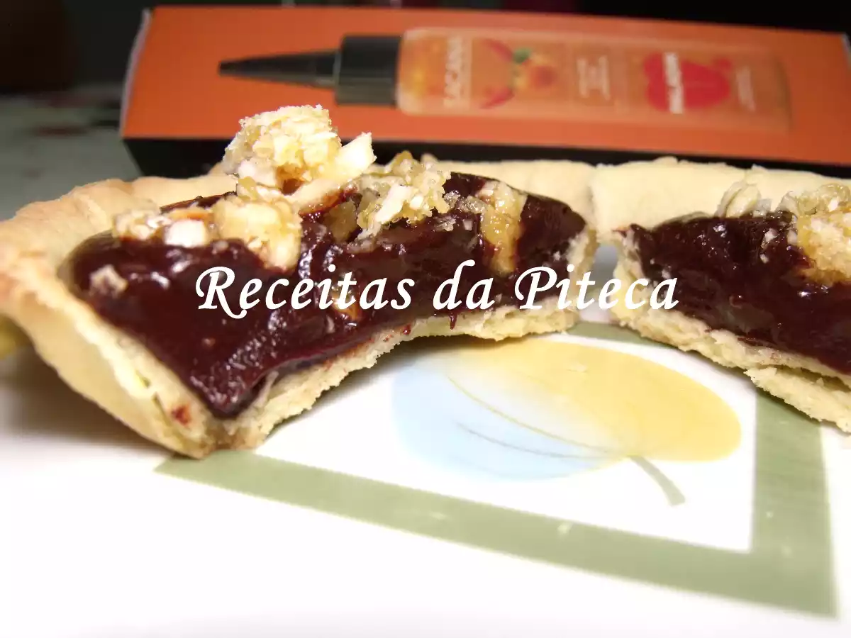 Mini tartes de chocolate com piri-piri com laranja e amêndoa triturada - foto 3