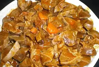 Moelas guisadas com cerveja