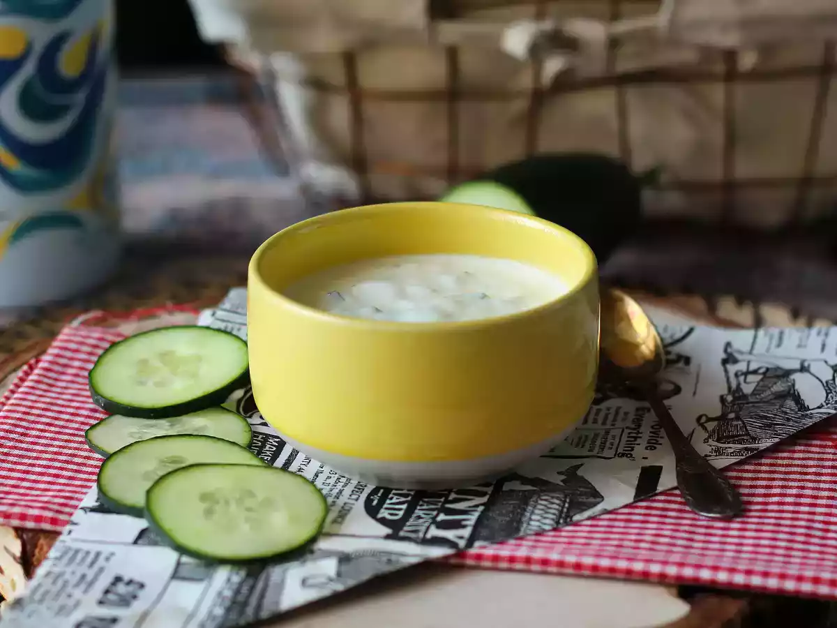Molho de iogurte grego, pepino e cebola - foto 4