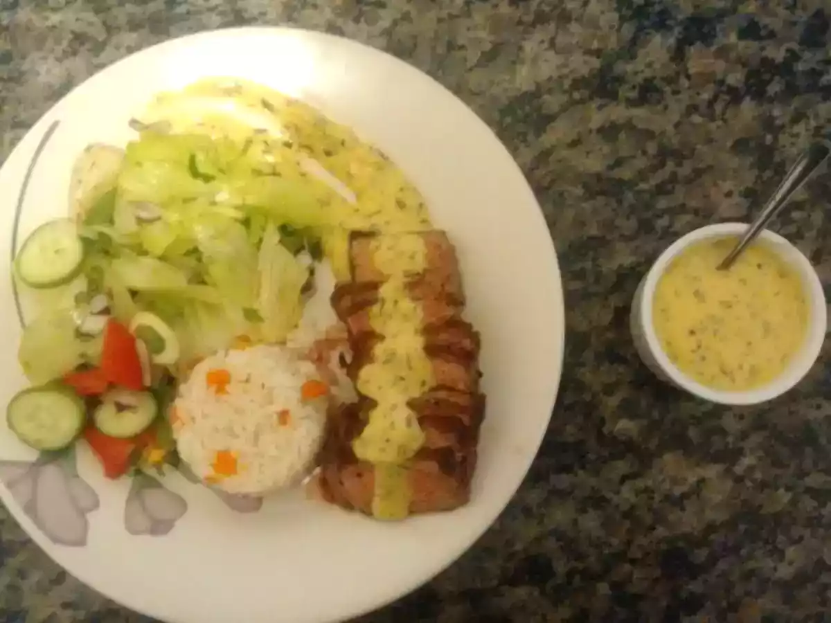 MOLHO FRANCÊS PARA CARNES (BÉARNAISE)