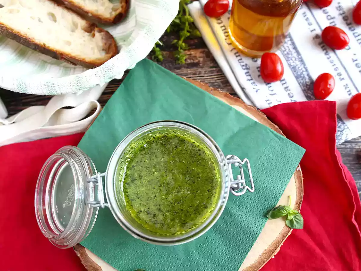 Molho Pesto caseiro: Receita fácil e rápida com manjericão - foto 4