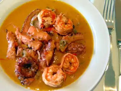 Moqueca de polvo e camarão