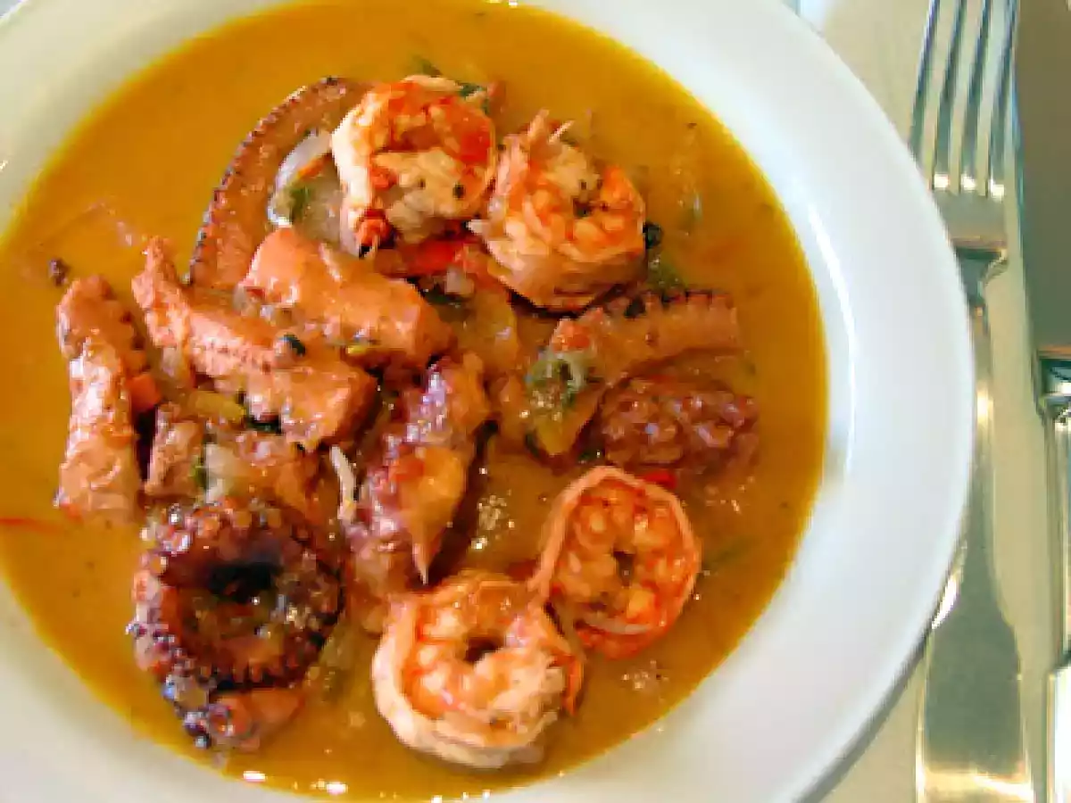 Moqueca de polvo e camarão