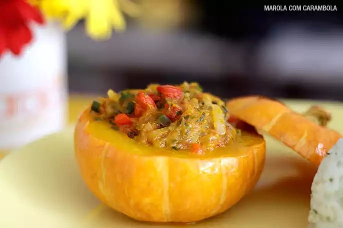 Moqueca de siri na mini moranga