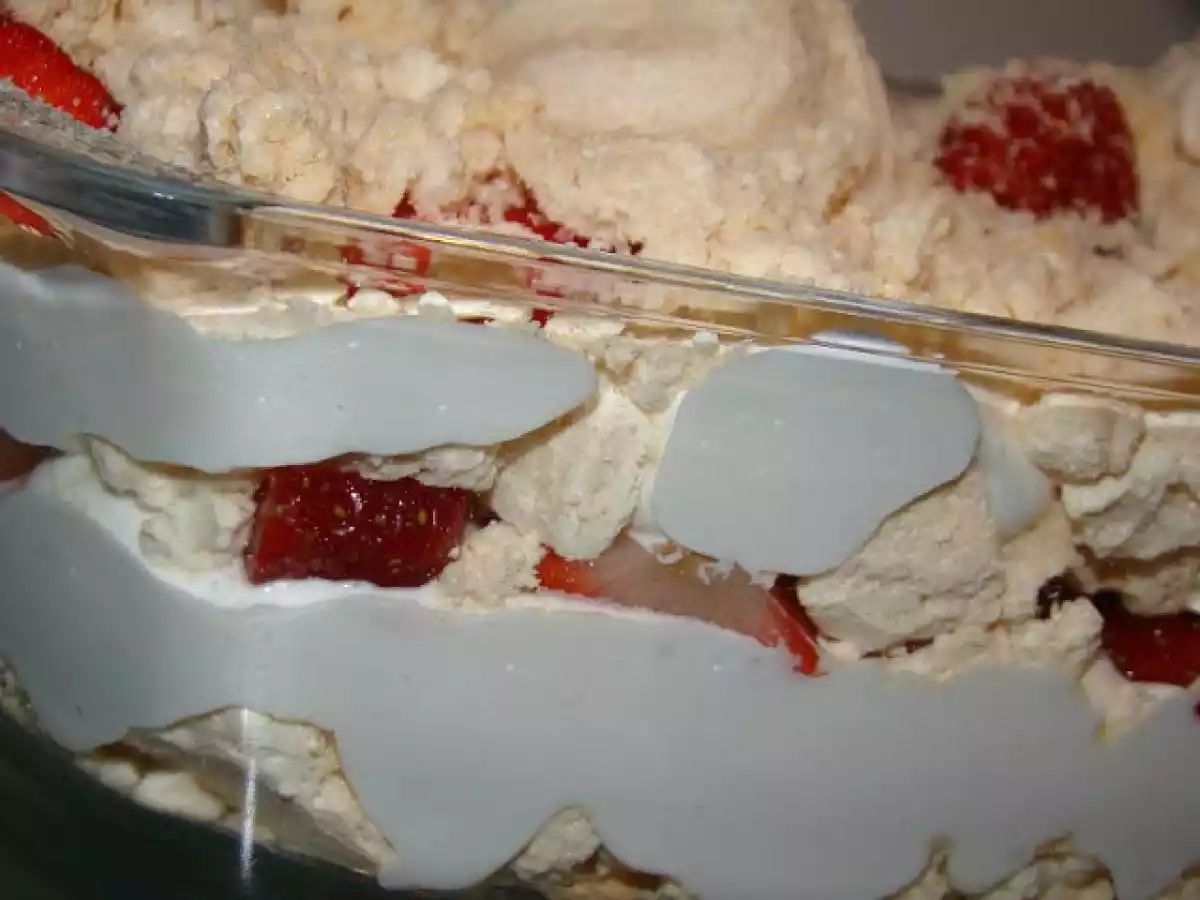 Morangos com Chantilly e Suspiros - foto 5