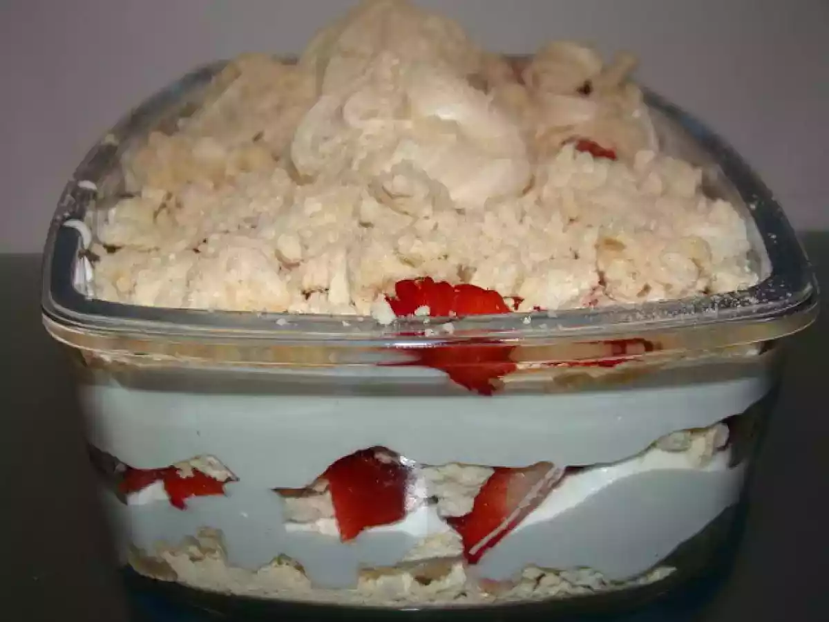Morangos com Chantilly e Suspiros - foto 6