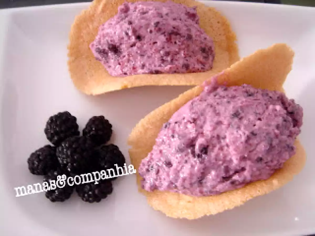 Mousse de amoras sobre telha de amêndoas (isa) - foto 2