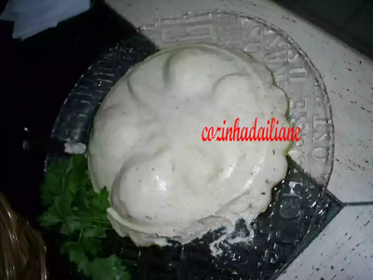 Mousse de atum e azeitonas pretas