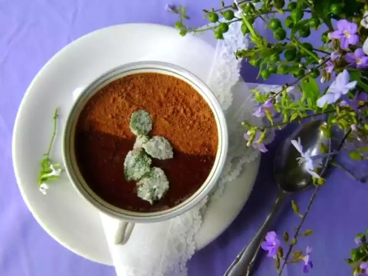 MOUSSE DE CHOCOLATE (com chocolate em pó)