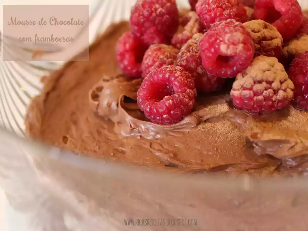 Mousse de Chocolate com framboesas