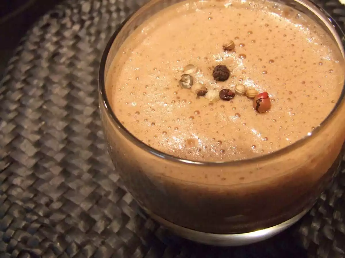 Mousse de chocolate com pimenta e mel