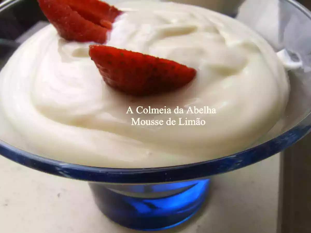 MOUSSE DE LIMÃO
