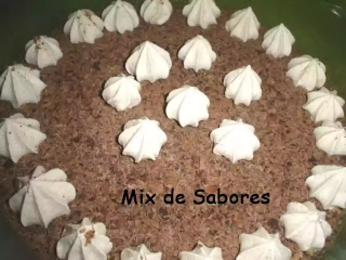 Mousse de maracujá com chocolate e suspiro