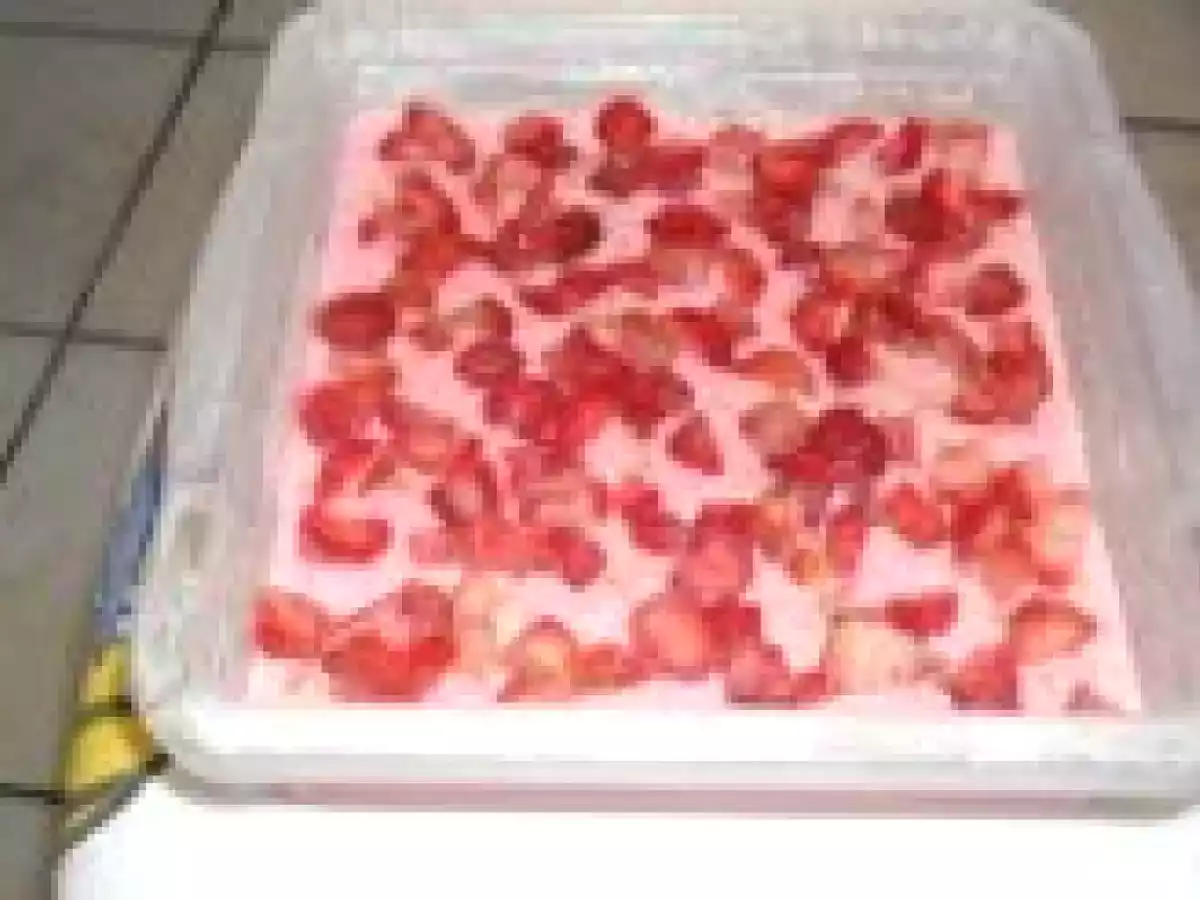 MOUSSE DE MORANGO E LIMÃO