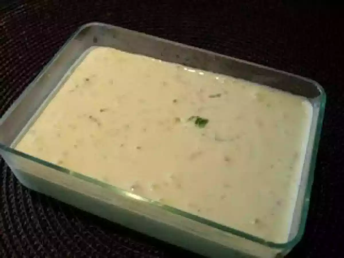 Mousse de queijo fresco com alho e ervas