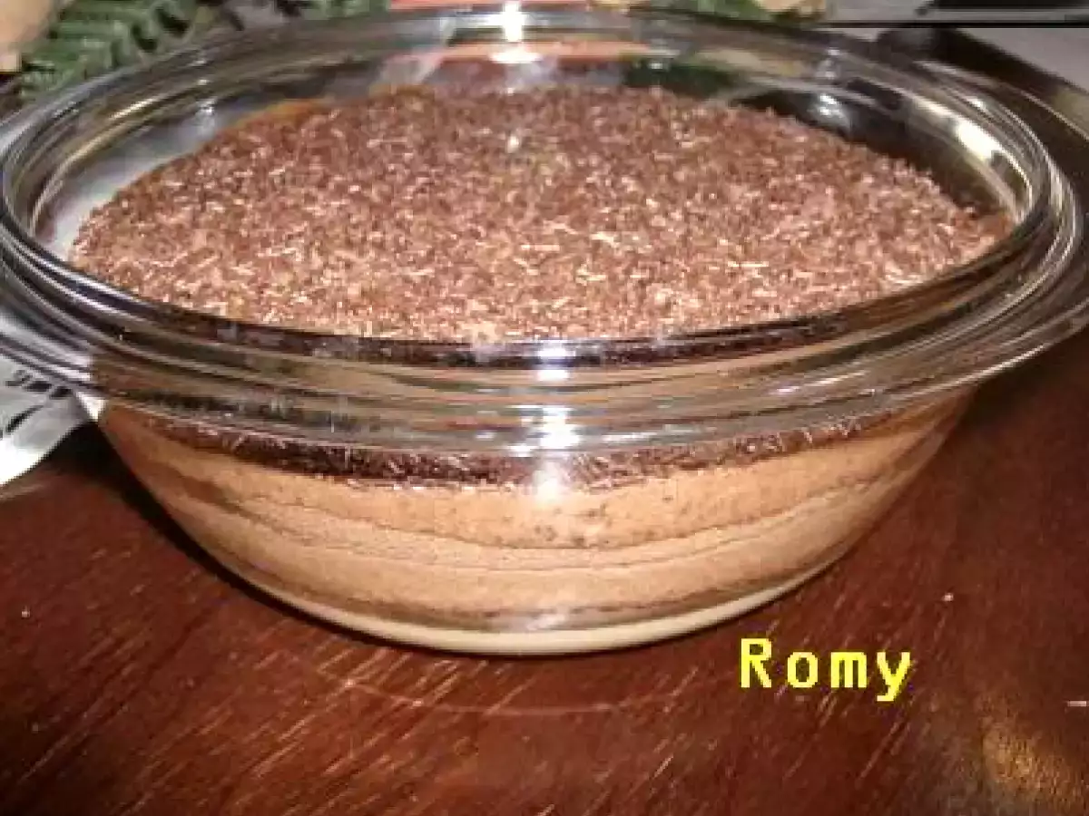 Mousse tricolor com bolacha de chocolate ralada - foto 2