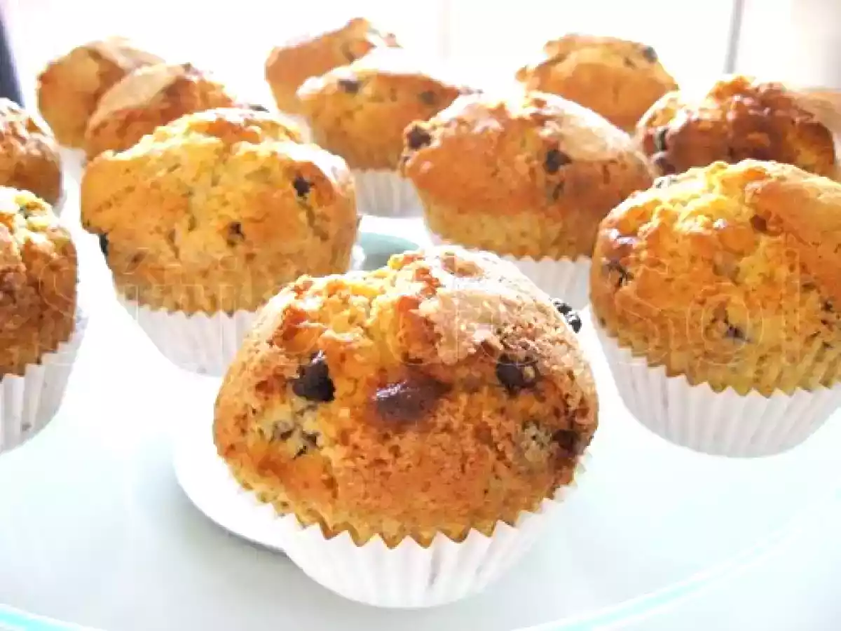 Muffins com pepitas de chocolate preto e branco