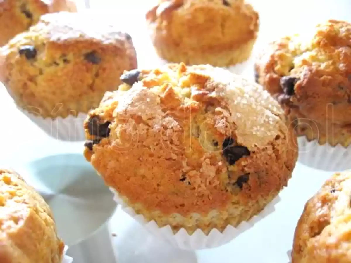 Muffins com pepitas de chocolate preto e branco - foto 3