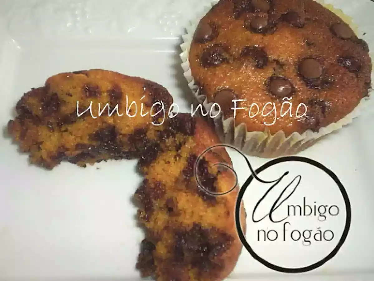 MUFFINS DE CENOURA & GOTAS DE CHOCOLATE