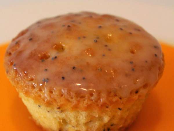 Muffins de lima e sementes de papoila