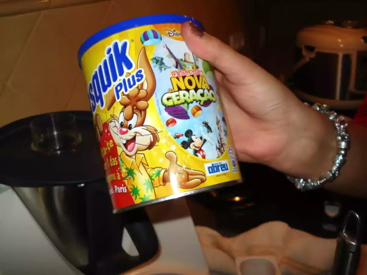 MUFFINS DE NESQUIK COBERTOS DE ESCAMAS DE CHOCOLATE BRANCO... - foto 4