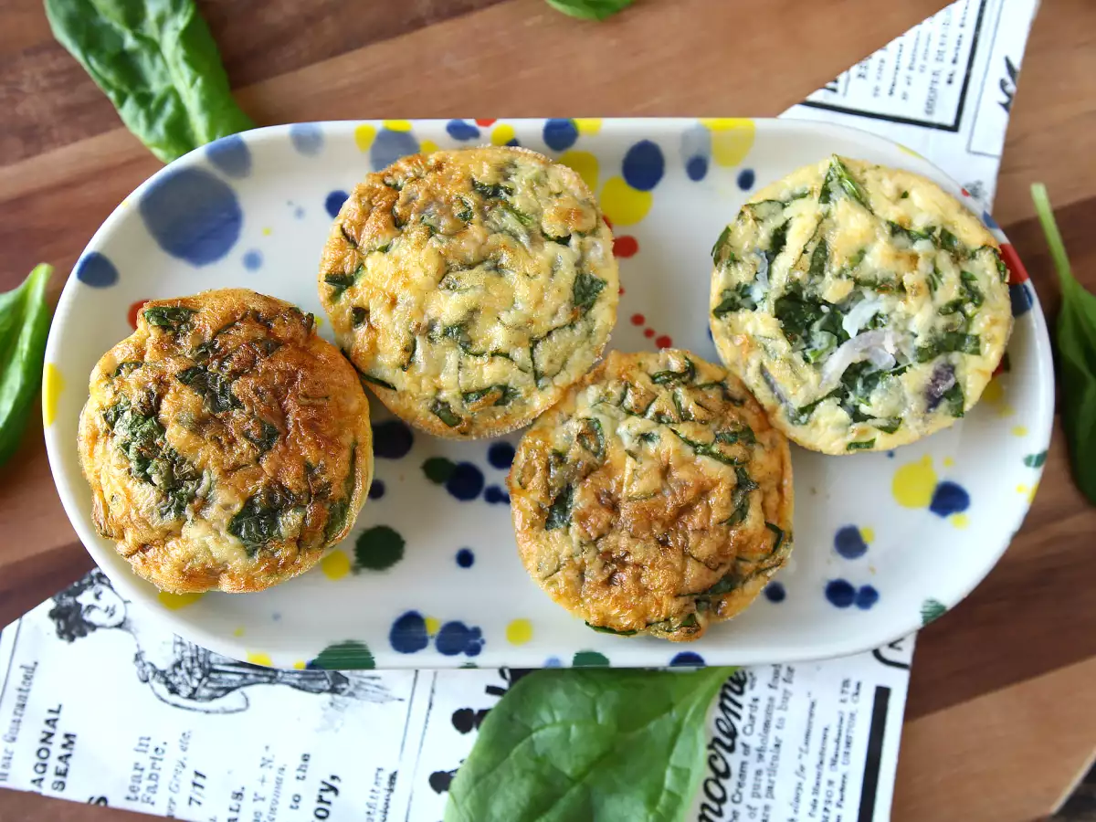 Muffins de ovo com queijo cottage e espinafre na Air Fryer - foto 4