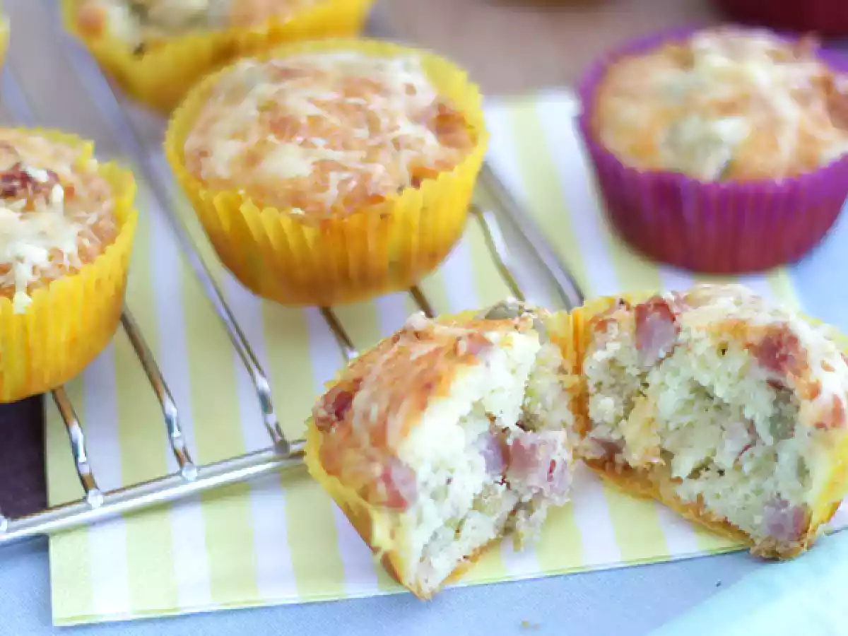Muffins de queijo, fiambre e azeitonas - foto 3