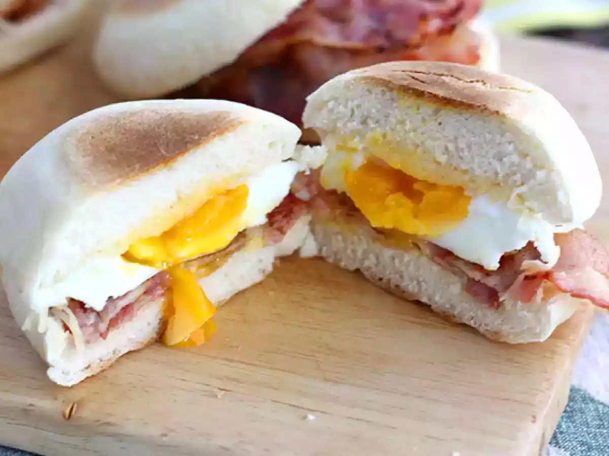 Muffins recheados com ovos e bacon - foto 4