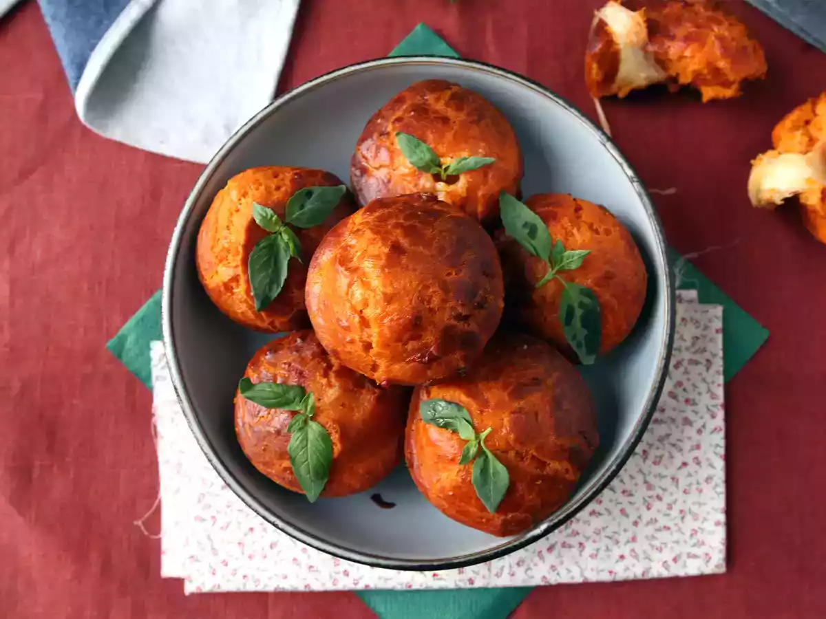 Muffins salgados, sabor tomate e mussarela - foto 5