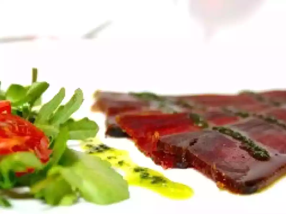 Muxama de atum com Azeite Aromático e Vinagrete de Laranja
