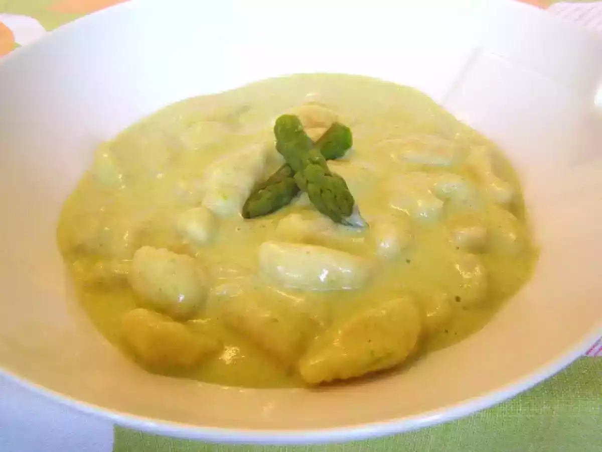 Nhoque com creme de aspargos