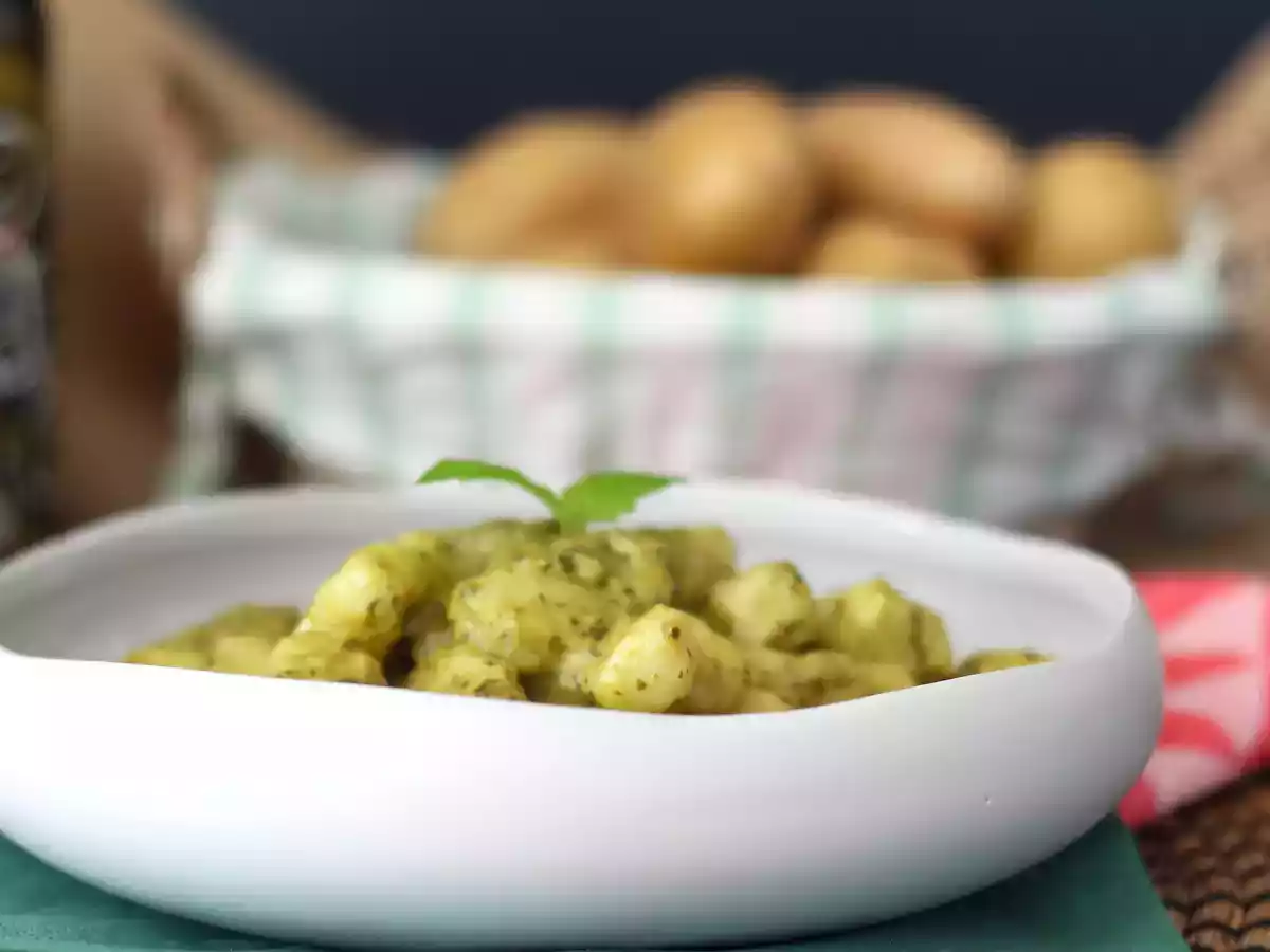 Nhoque de batata com molho pesto, tudo caseiro! - foto 2