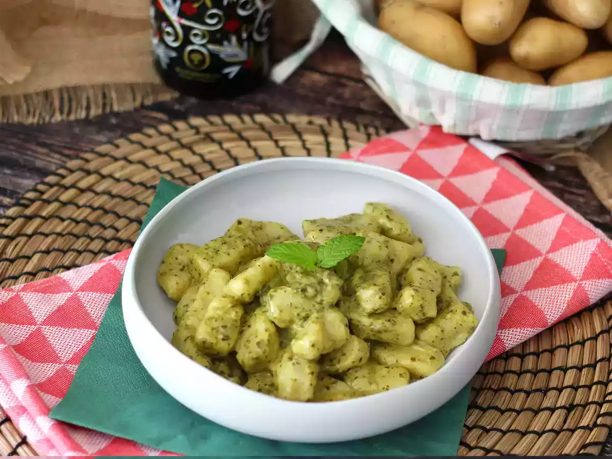 Nhoque de batata com molho pesto, tudo caseiro! - foto 3