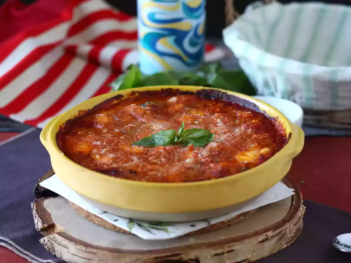 Nhoque gratinado de tomate e mussarela, o famoso nhoque Alla sorrentina feito no forno!