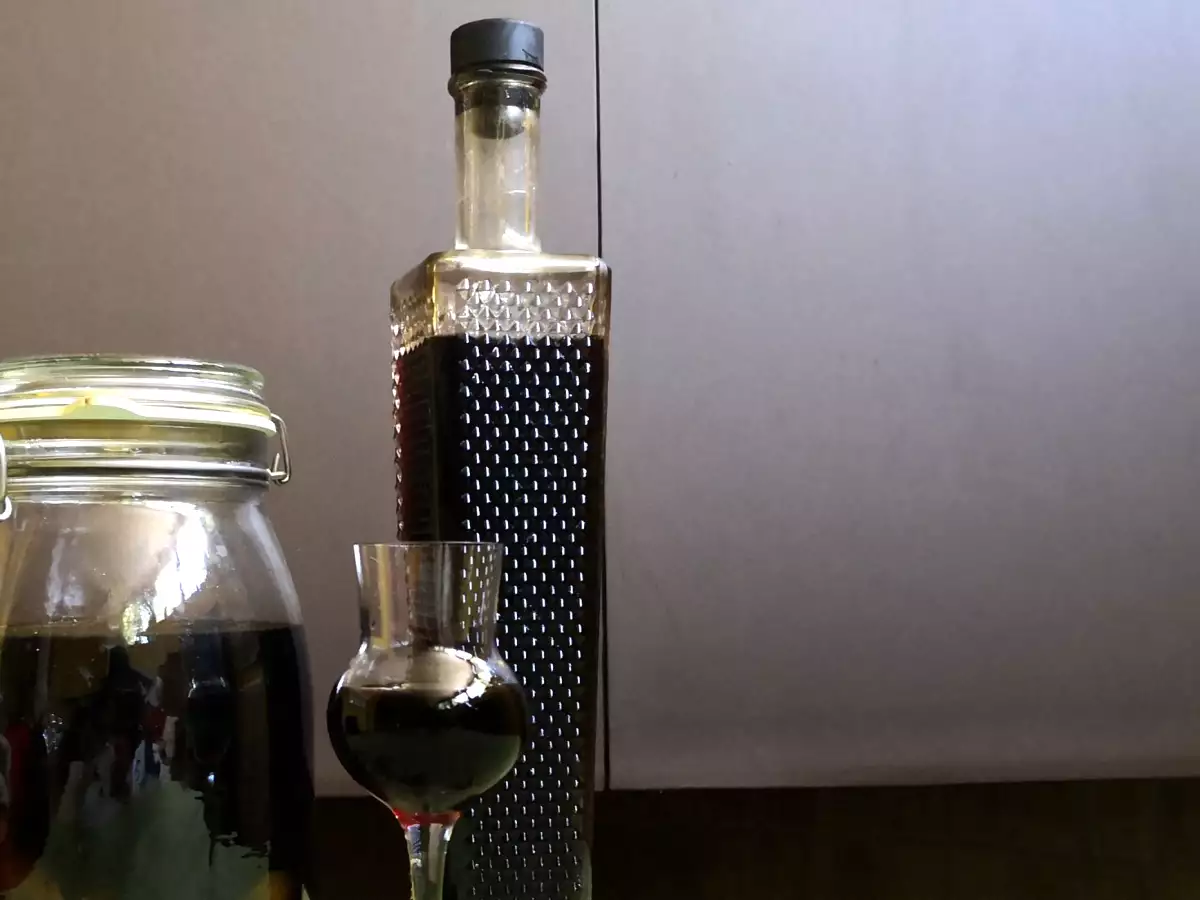 Nocino: licor italiano tradicional à base de nozes - foto 6
