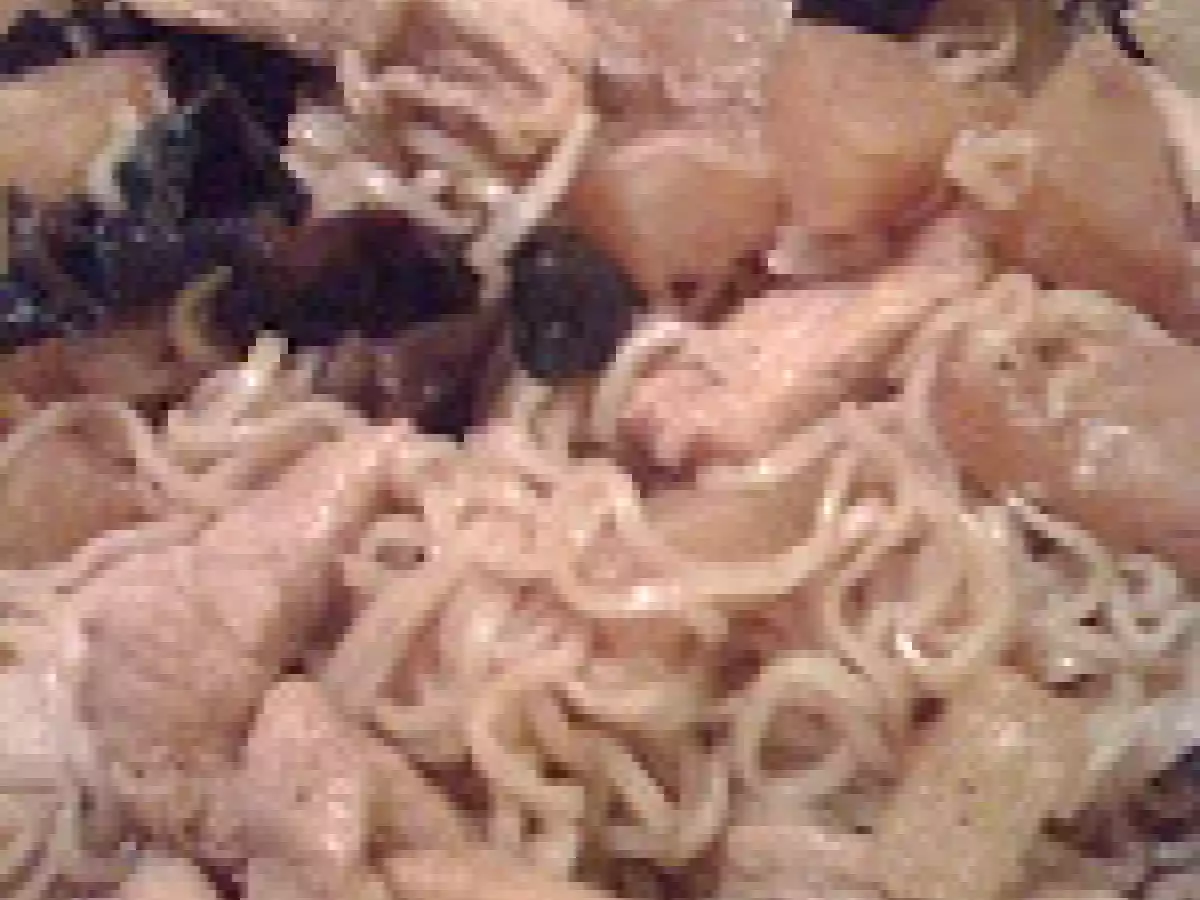 Noodles com frango e ananás