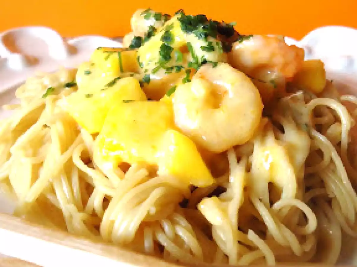 Noodles com Gambas e Manga ao Leite de Côco