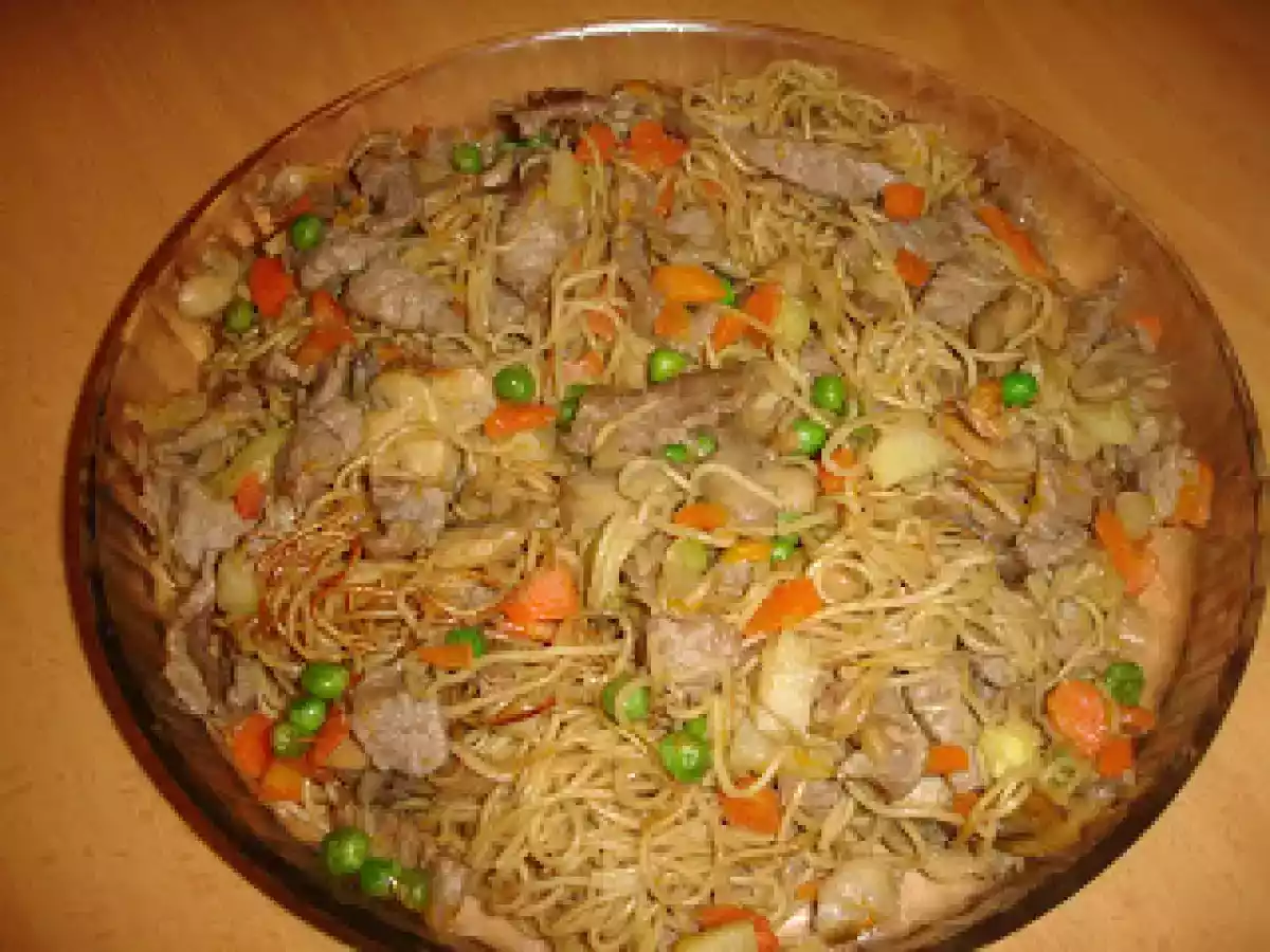 Noodles com Vitela e Legumes