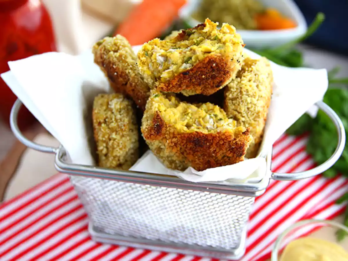 Nuggets de frango, ervilha e cenoura